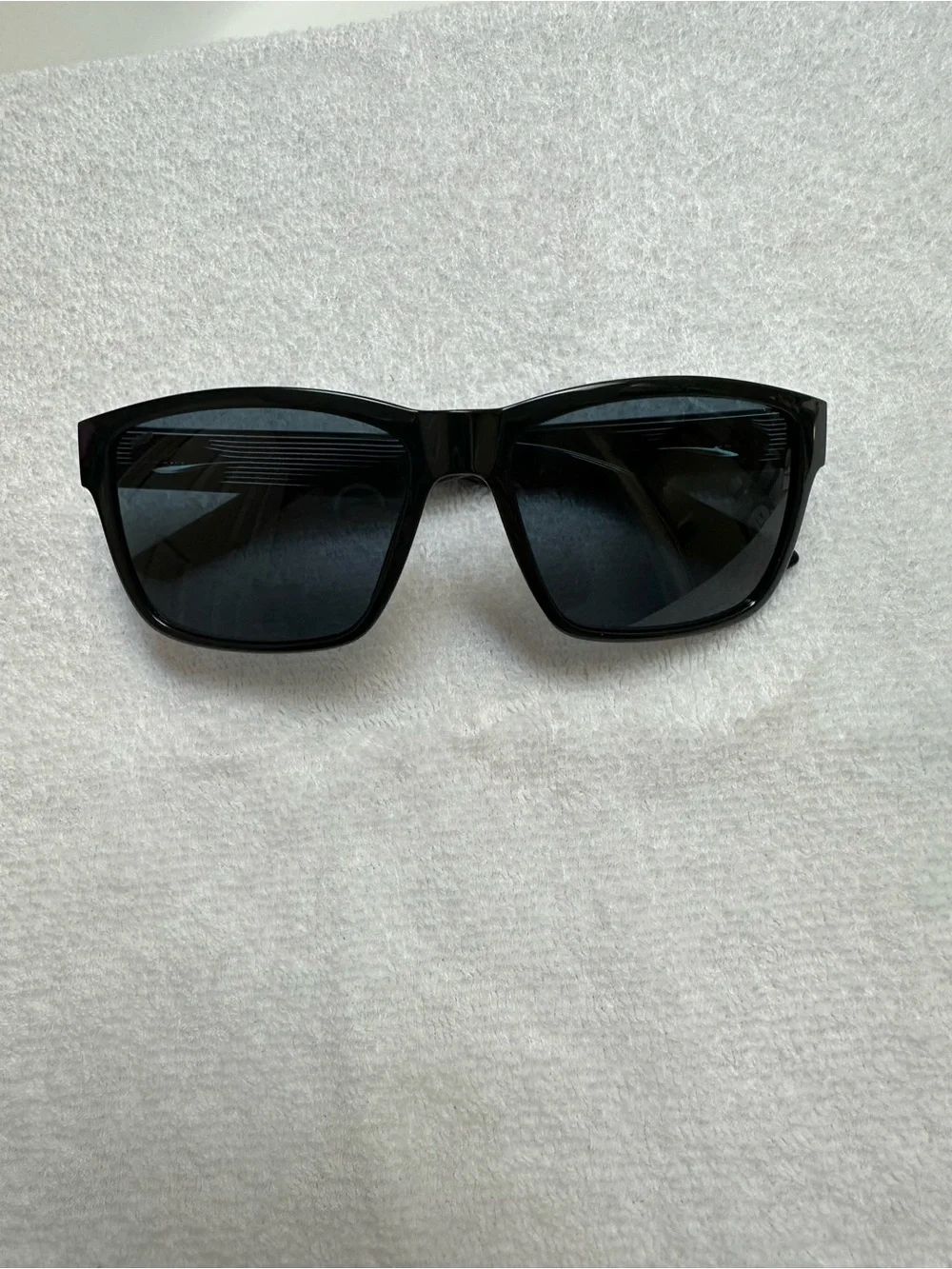 Costa Del Mar Paunch 580P Black Frame Sunglasses with Blue Lenses